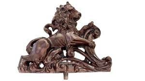 Resin Lion Top 6-1/2" W x 5-3/8" T - Image 1